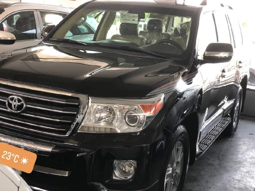 تۆیۆتا لاند کروزەر